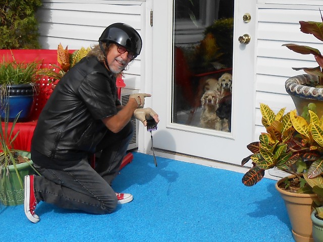 Jeff says good bye to the girls as we leave home.