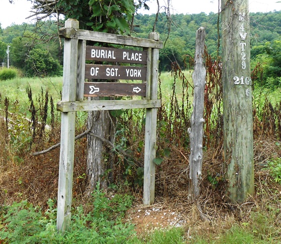 Sign pointing to the York burial site.