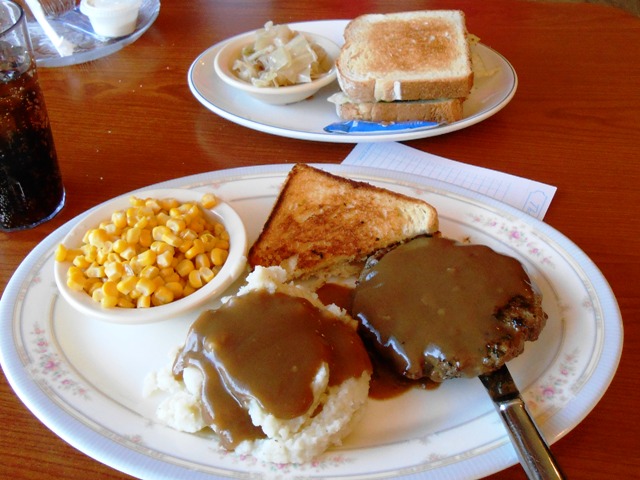 The food here is GREAT! Be sure to check out the Kountry Kitchen next time you're in Franklin.