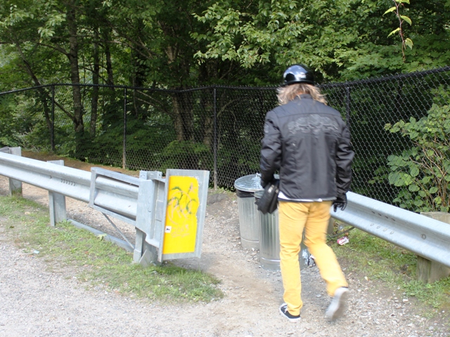 Entrance to Soco Falls.