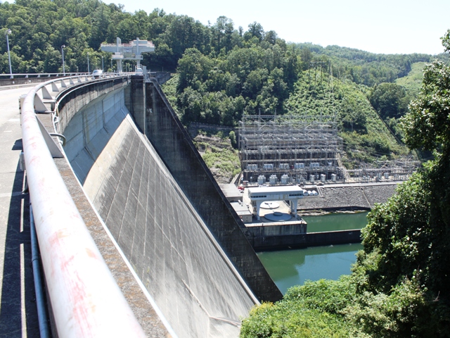 The dam. Amazing engineering!