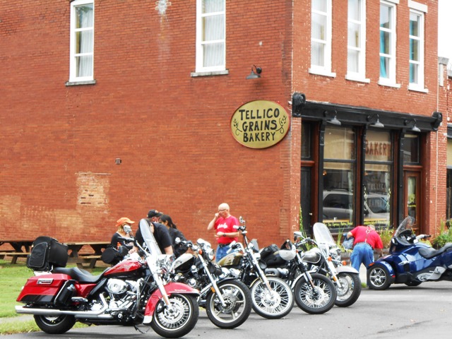 Rain has stopped and our bellies are full. Time to head back.