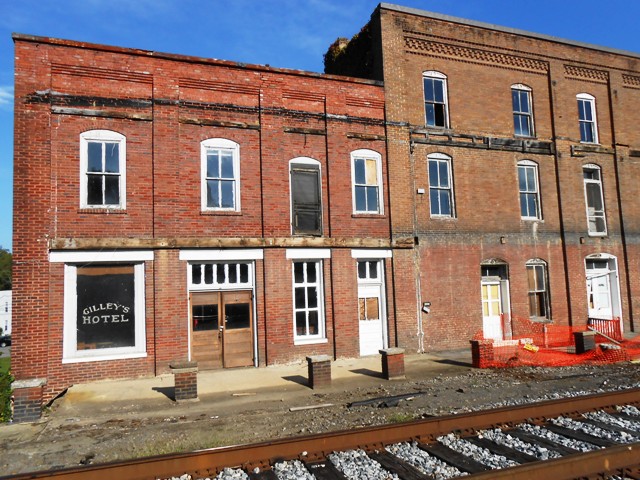 A large hotel that was bustling back in the hey day of Bulls Gap.