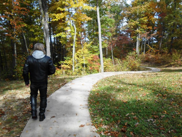Heading to the Scenic Overlook right off the parking area.