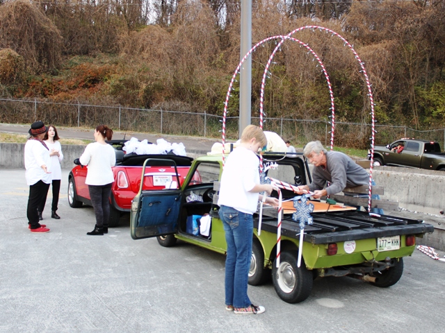 Here is a vintage Mini getting ready for the show.