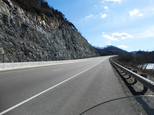 25E is a beautiful scenic road climbing over Clinch Mountain.