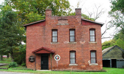 We stopped to see the Olde Grainger Counter Jail.