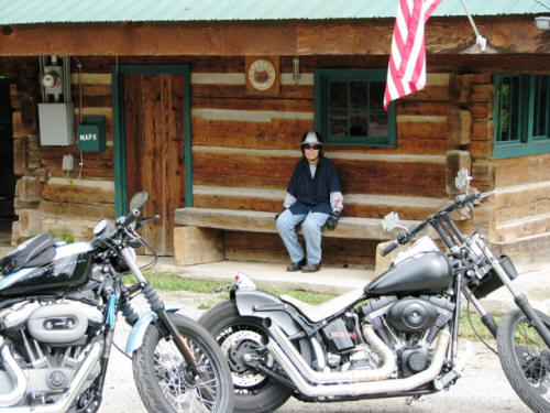 And Pam resting at the Ranger station.