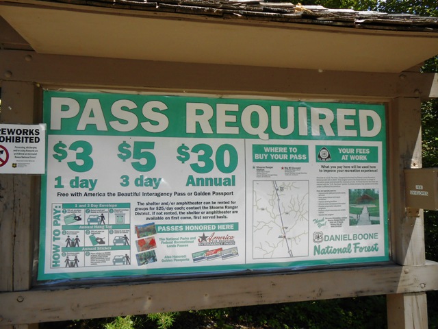 Before spending time at the Arch, you must pay a small fee.