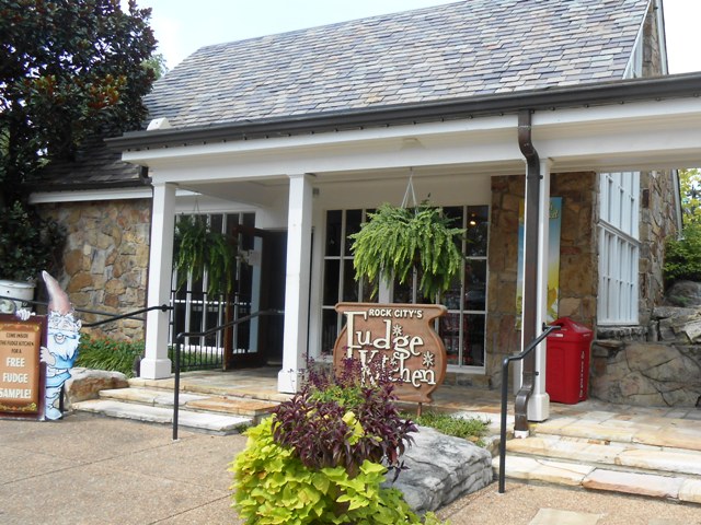 We ended our visit with a trip to the Fudge Shoppe.