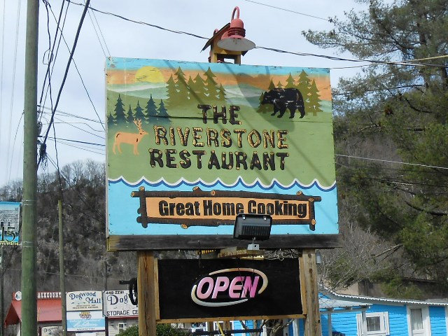 Always love seeing these hand painted signs.