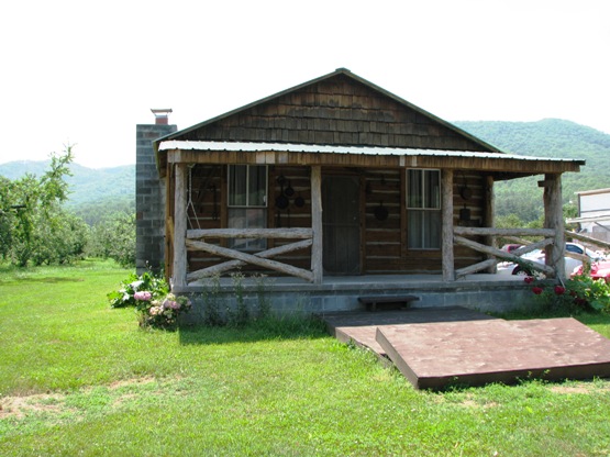 Nice cabin on the property.