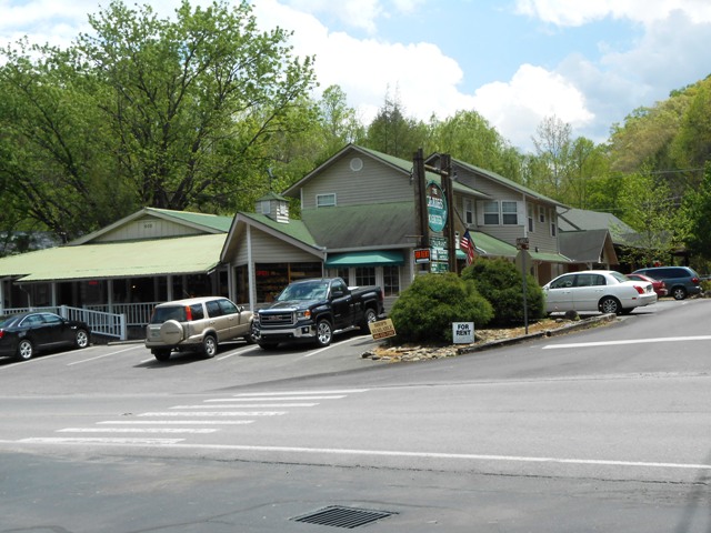 More shops and restaurants across the street.