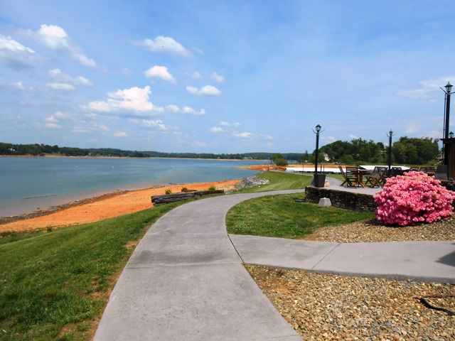 View from behind the restaurant at the marina. Always beautifully maintained.