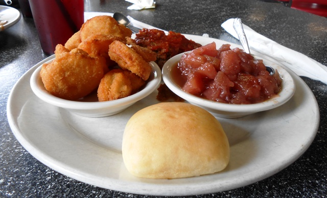 Meatloaf, apples and fried squash. YUM!