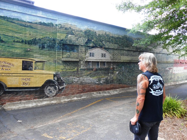 As you walk toward the visitor center from the parking lot, you pass by this fantastic mural.