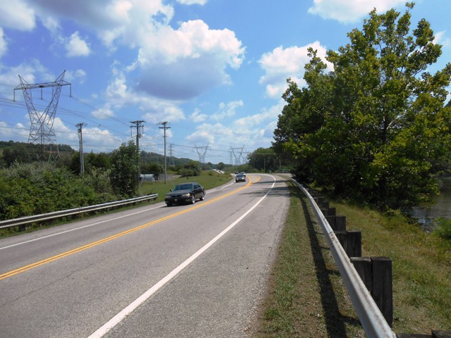 On Edgemoor Road heading toward our Melton Hill Lake turn.